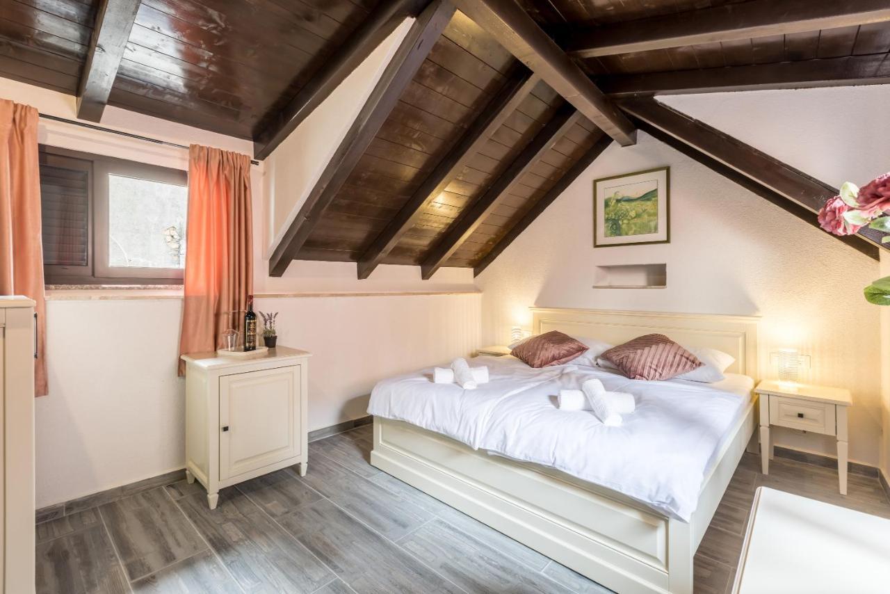 Old Town B&B Rooms Matusko Split Exterior photo